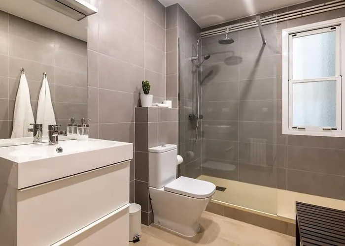 Centric And Spacious, Excellent For Families Appartamento